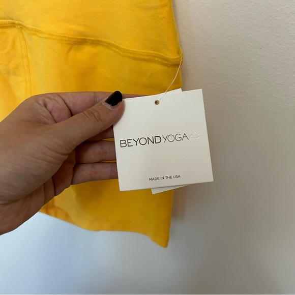 Beyond Yoga Spacedye All For Run Short in Sunflower Heather Size XL NWT - Picture 3 of 5